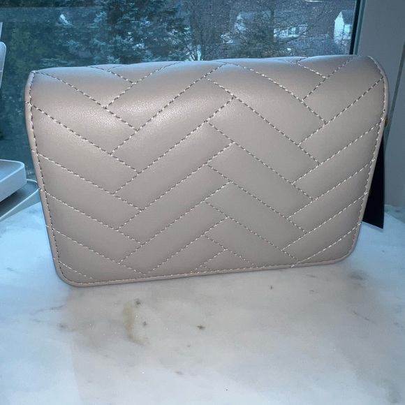 Bebe Chalk Quilted Clutch/ Crossbody - Picture 3 of 8